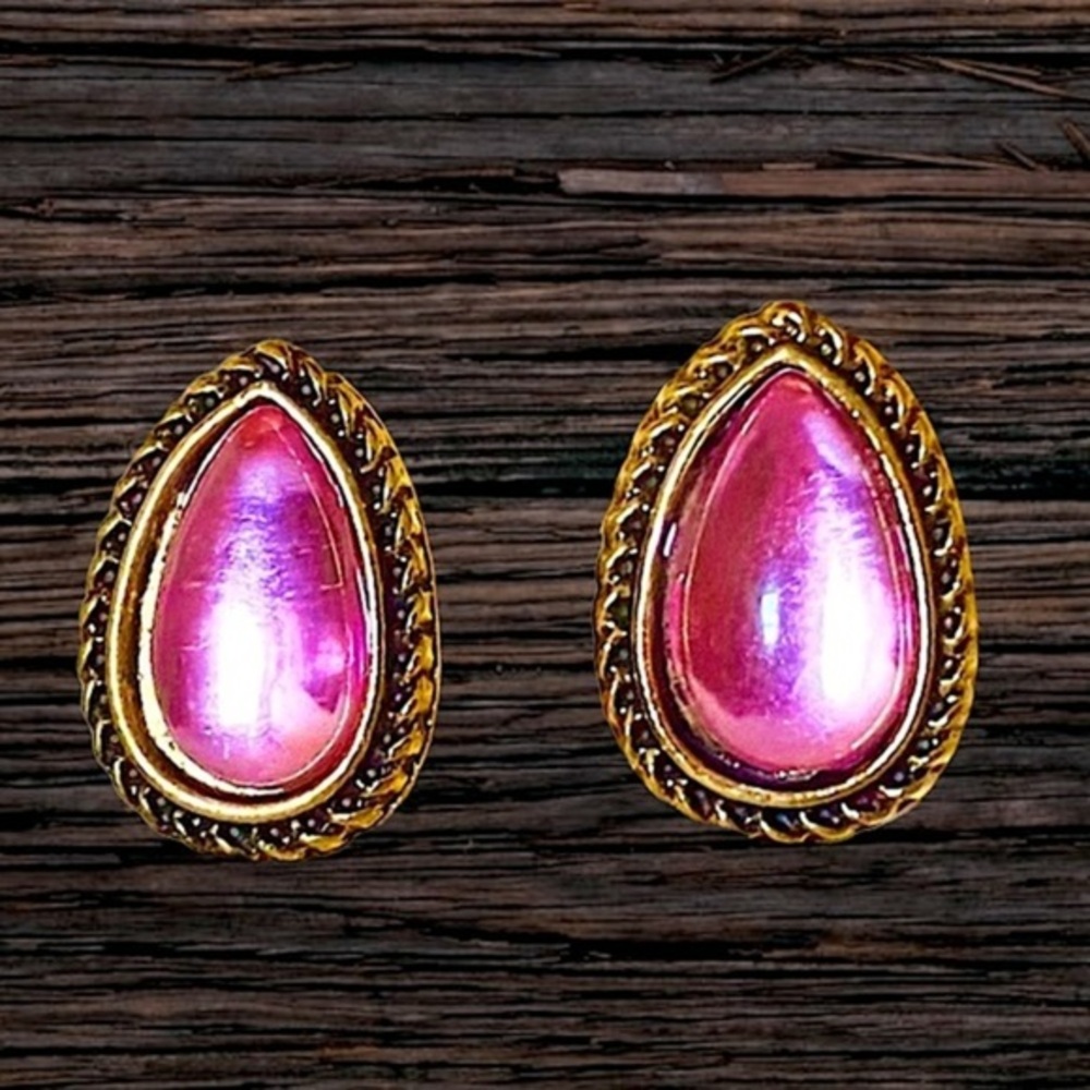 NWOT Pink Teardrop Stone Earrings